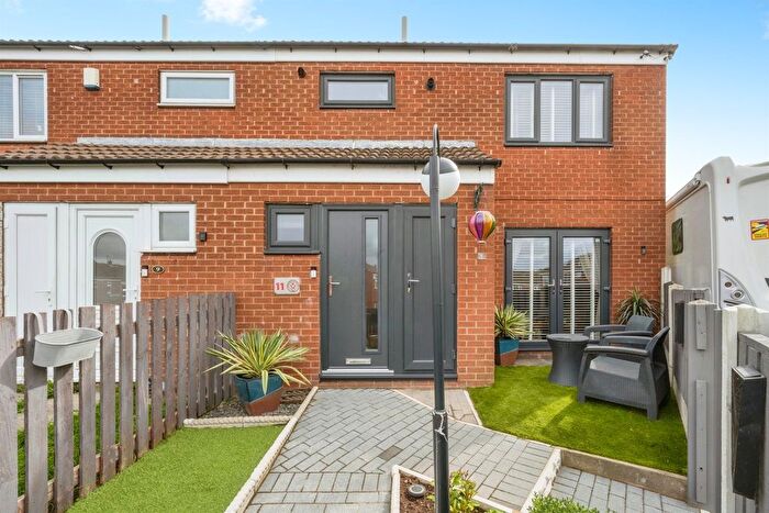 3 Bedroom Semi-Detached House For Sale In Catterick Close, Denaby Main, Doncaster, DN12