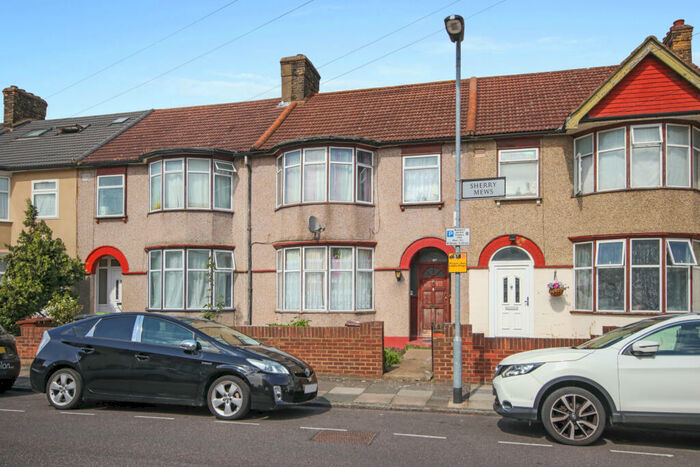 3 Bedroom Terraced House For Sale In Cecil Avenue, Barking, IG11