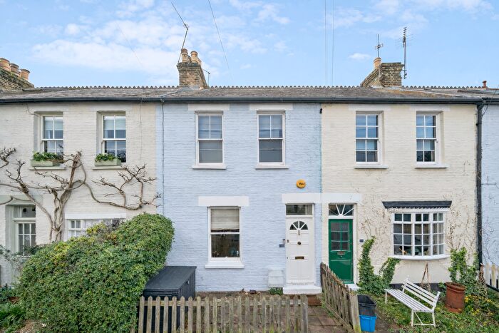 3 Bedroom Terraced House For Sale In Victoria Road, SW14