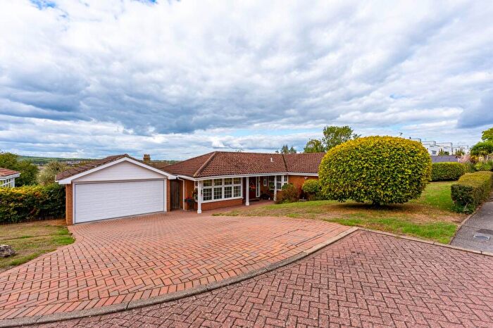 4 Bedroom Detached Bungalow For Sale In Abbotts Close, Rochester, ME1