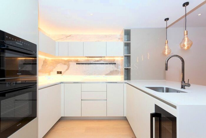 2 Bedroom Flat To Rent In Cassini Tower, White City Living, White City, W12