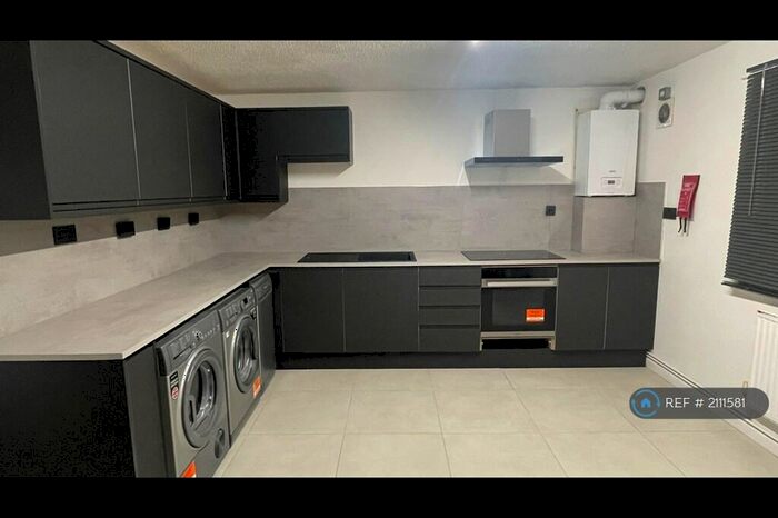 5 Bedroom Terraced House To Rent In Gadd Street, Nottingham, NG7