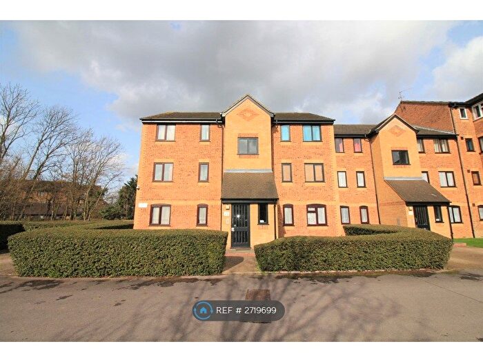 1 Bedroom Flat To Rent In Burket Close, Southall, UB2