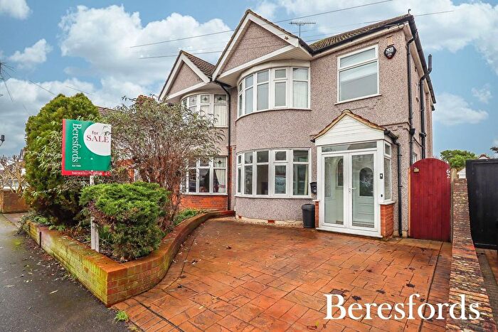 3 Bedroom Semi-Detached House For Sale In Coniston Avenue, Upminster, RM14