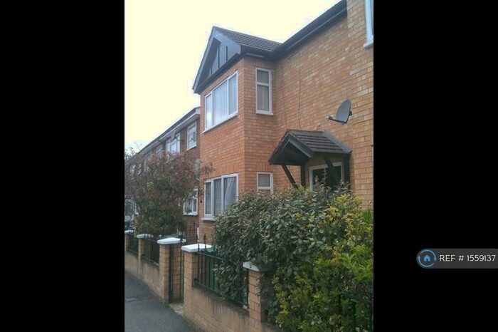 1 Bedroom Flat To Rent In Burchell Road, London, E10