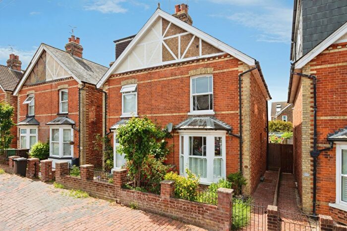 3 Bedroom Semi Detached House For Sale In Hill View Road, Tunbridge Wells, TN4