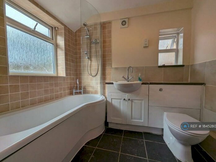 4 Bedroom Semi-Detached House To Rent In Union Street, Maidstone, ME14