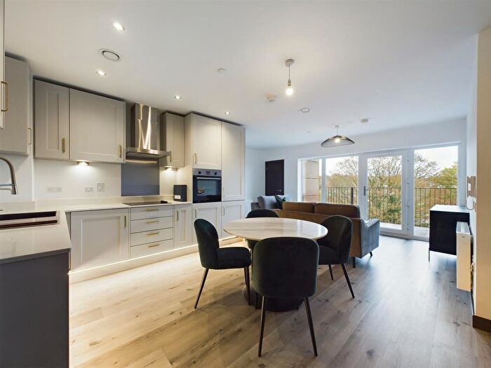 2 Bedroom Flat To Rent In Eleanore House, Maidstone, ME14