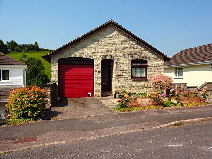 2 Bedroom Flat For Sale In Bourchier Close, Bampton, Tiverton, Devon, EX16
