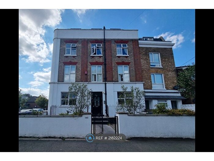 2 Bedroom Flat To Rent In Palm Court, London, N10