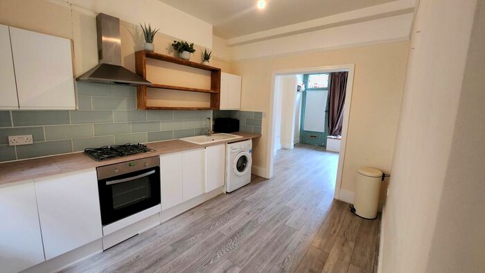 1 Bedroom Apartment To Rent In Russell Square, Brighton, BN1
