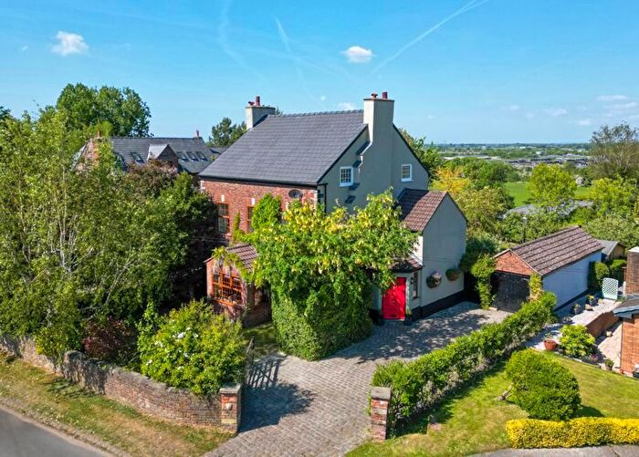 6 Bedroom Detached House For Sale In Back Lane, Newburgh, WN8