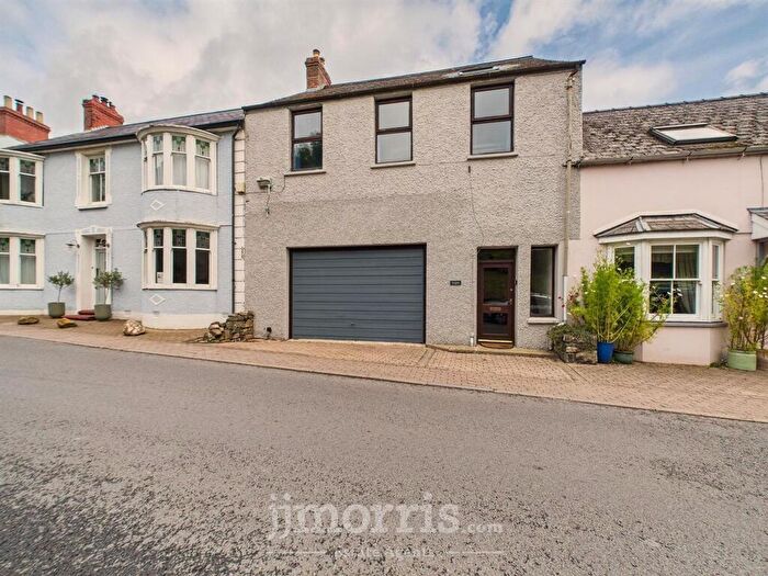 3 Bedroom Terraced House For Sale In West Street, Newport, SA42