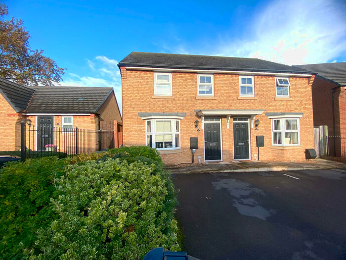 3 Bedroom Semi-Detached House To Rent In Parn Close, Crewe, CW1