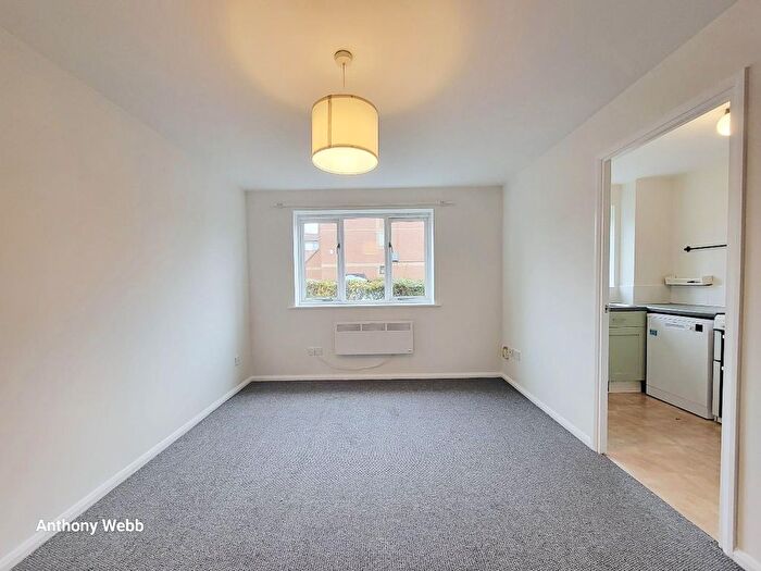 1 Bedroom Flat To Rent In Cherry Blossom Close, Palmers Green, N13