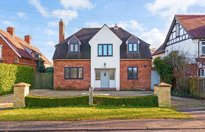 5 Bedroom Detached House For Sale In Campden Road, Stratford-Upon-Avon, CV37