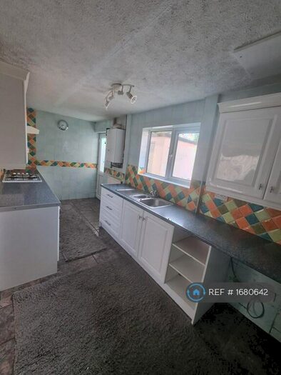 3 Bedroom Terraced House To Rent In Border Drive, Leicester, LE4