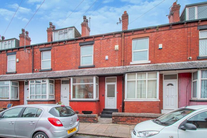 3 Bedroom Terraced House To Rent In Cross Flatts Crescent, Leeds, LS11