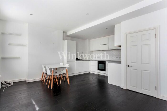 2 Bedroom Apartment To Rent In Harringay Road, London, N15