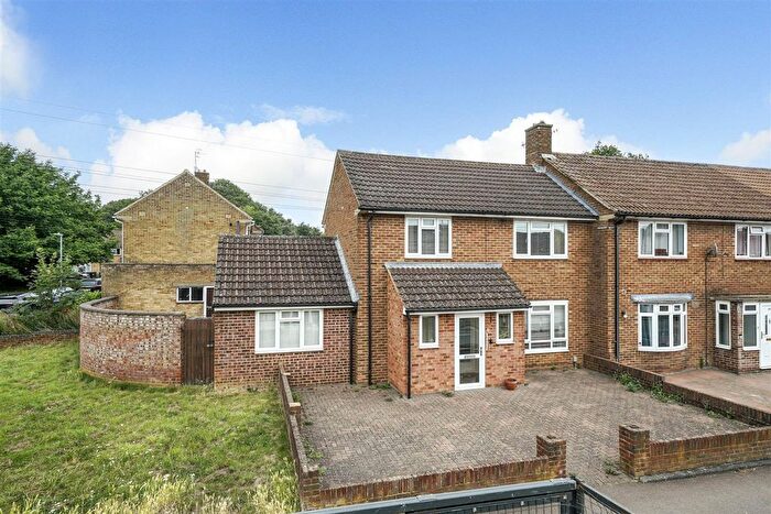 2 Bedroom End Of Terrace House For Sale In Windmill Road, Hemel Hempstead, HP2