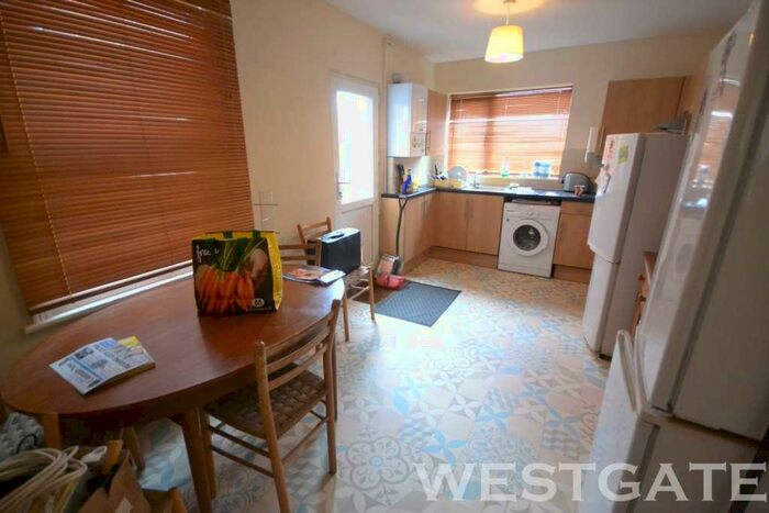 4 Bedroom Terraced House To Rent In Norris Road, Reading, RG6