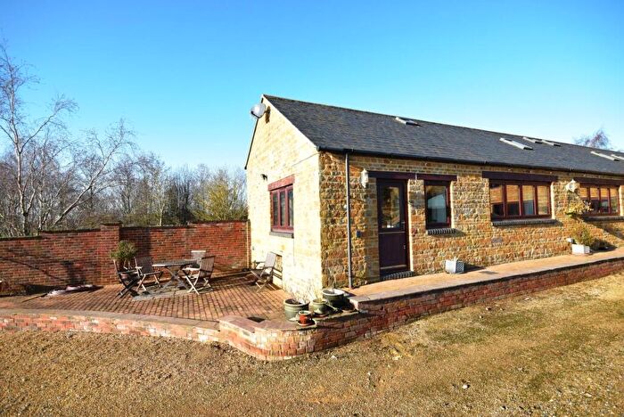 1 Bedroom Semi-Detached House To Rent In Fully Furnished & Inclusive - Glendon, Kettering, NN14