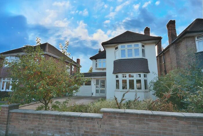 3 Bedroom Detached House To Rent In Charlecote Drive, Wollaton, Nottingham NG8