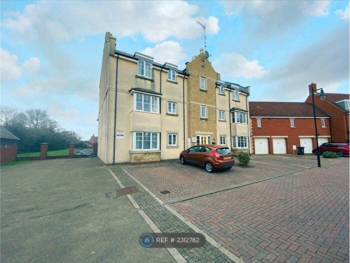 2 Bedroom Flat To Rent In Cedar Manor, Swindon, SN25
