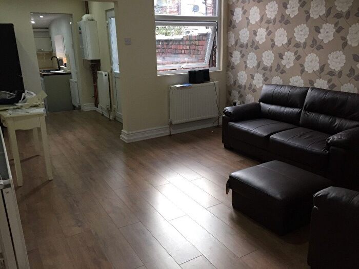 2 Bedroom Semi-Detached House To Rent In Pink Bank Lane, Manchester, M12