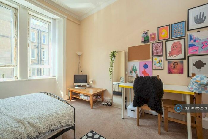 2 Bedroom Flat To Rent In Wardlaw Place, Edinburgh, EH11