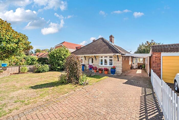 3 Bedroom Detached Bungalow For Sale In Edith Road, Maidenhead, SL6