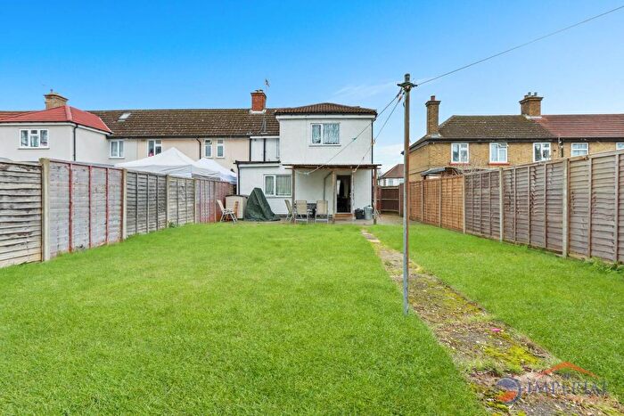 5 Bedroom Semi Detached House For Sale In Coldharbour Lane, Hayes, UB3