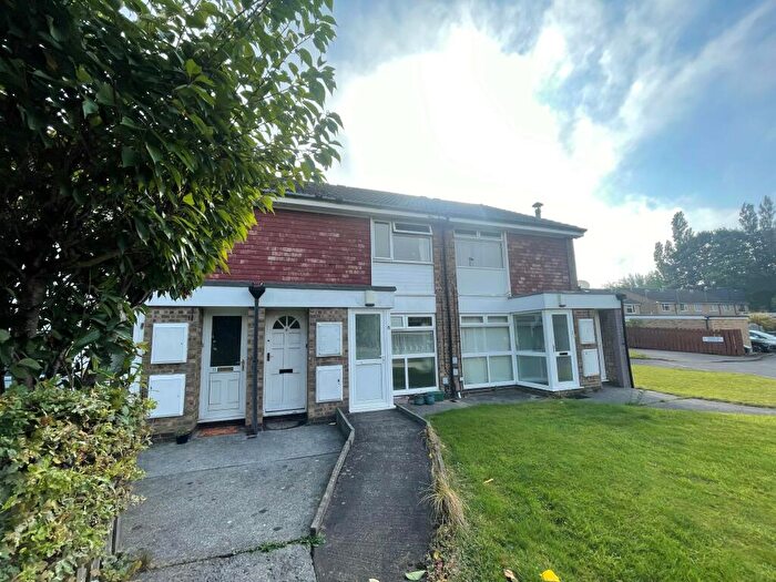 1 Bedroom Apartment To Rent In Turnberry Avenue Alwoodley, LS17