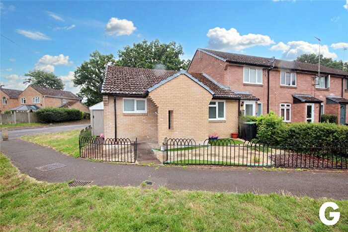 2 Bedroom Bungalow For Sale In Purbeck Drive, Verwood, Dorset, BH31