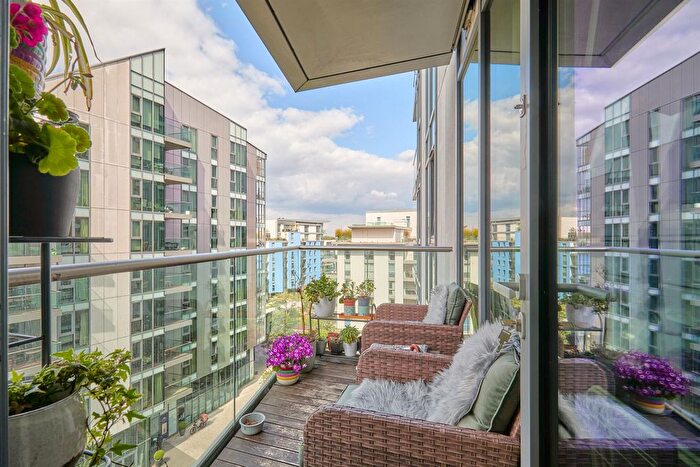 2 Bedroom Flat For Sale In Riverside Quarter, Wandsworth, SW18
