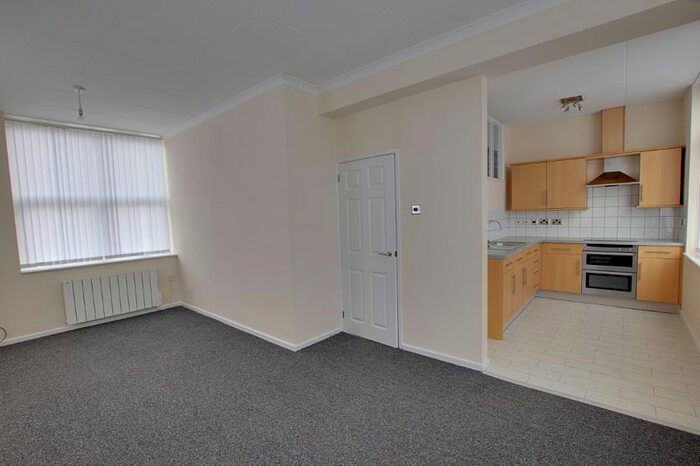 2 Bedroom Flat To Rent In Station Road, Westbury BA13