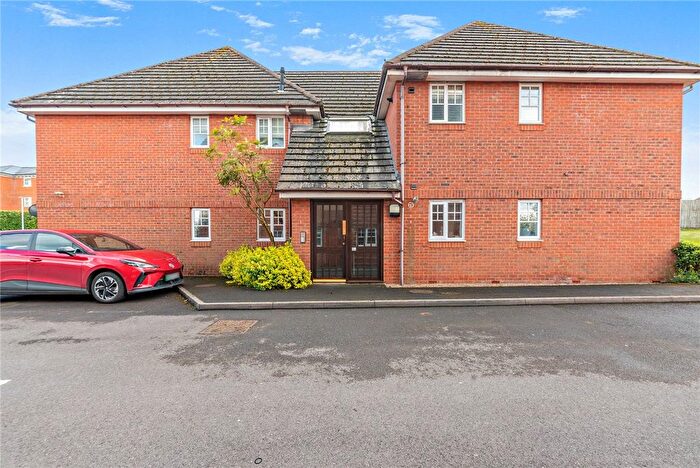 2 Bedroom Flat For Sale In Newtown Road, Newbury, Berkshire, RG14