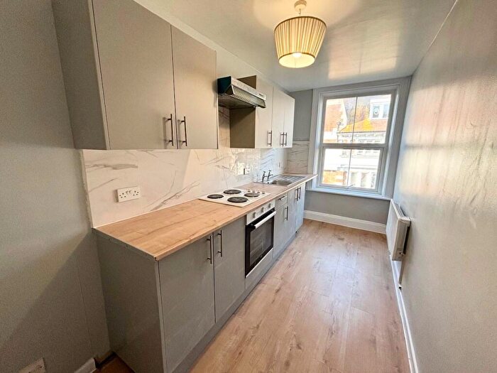 2 Bedroom Flat To Rent In Old Christchurch Road, BH1