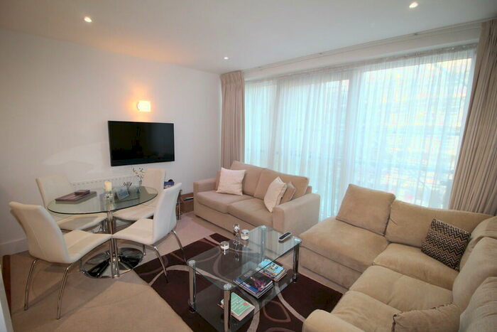 2 Bedroom Apartment To Rent In Dolphin Quays, The Quay, BH15