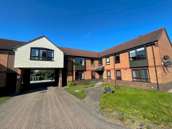 1 Bedroom Flat To Rent In Willow Court, Civic Way, Swadlincote, Derbyshire, DE11