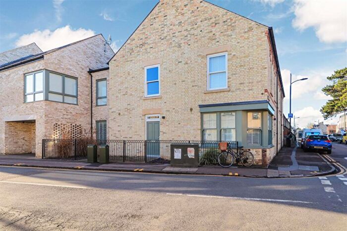 1 Bedroom Apartment For Sale In Montreal Road, Cambridge, CB1