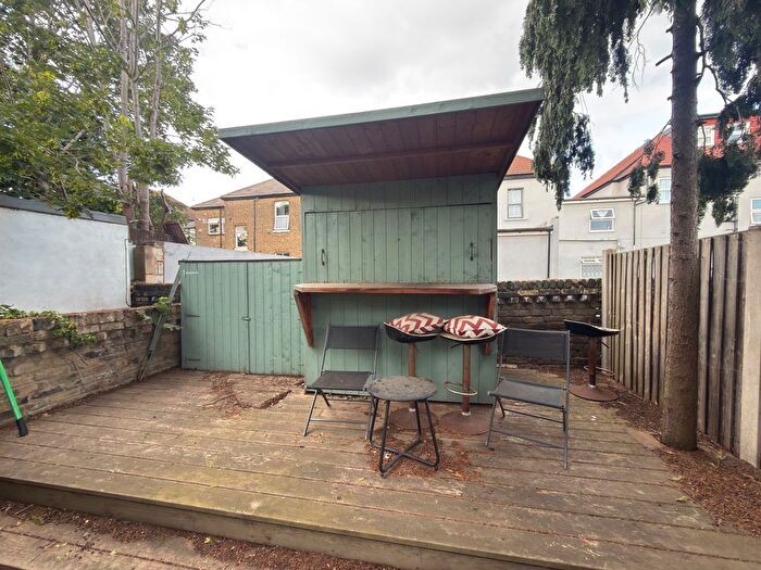 1 Bedroom Flat To Rent In Ilford, IG1