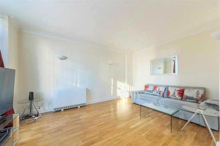 1 Bedroom Flat To Rent In South Block, B Belvedere Road, London, SE1