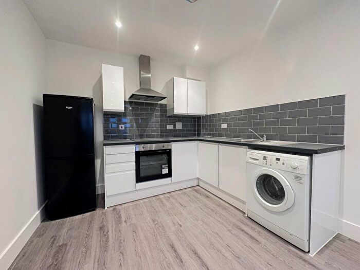 2 Bedroom Flat To Rent In Portswood Road, Southampton -, SO17