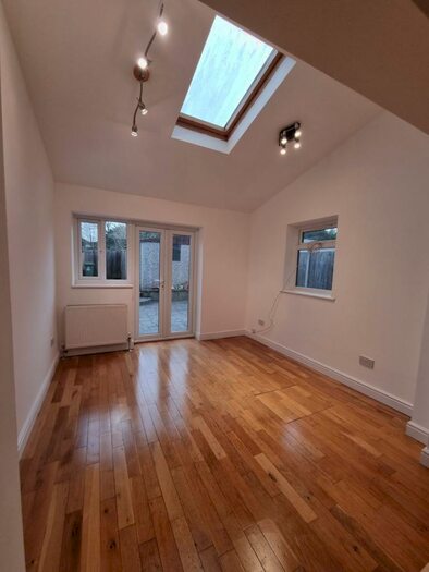 3 Bedroom Detached House To Rent In Bradbourne Road, Bexley, DA5