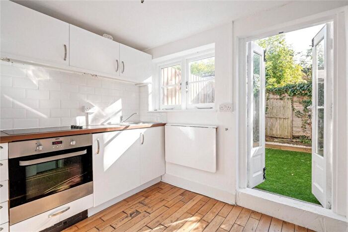 1 Bedroom Terraced House For Sale In Nursery Row, St Albans Road, Barnet, EN5