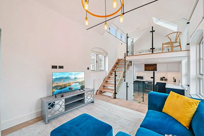 1 Bedroom Terraced House For Sale In Lancaster Place, London, Wimbledon, SW19