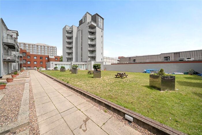 3 Bedroom Penthouse To Rent In Gordon Gardens, Plaza, Swindon, Wiltshire, SN1