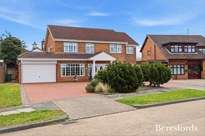 4 Bedroom Detached House For Sale In Sherwood, North Stifford, RM16