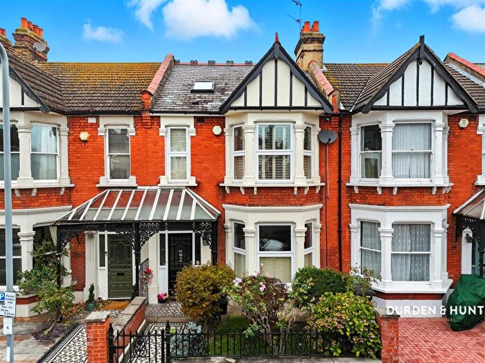 4 Bedroom Terraced House For Sale In Dover Road, Aldersbrook, E12